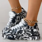 Women Graffiti Print Lace Up Low Top Platform Skateboard Sneakers - Image 3