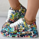 Women Graffiti Print Lace Up Low Top Platform Skateboard Sneakers